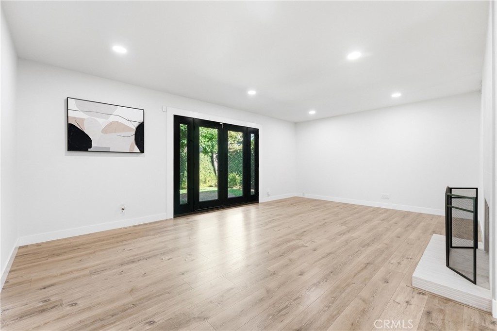 1467 N Kathleen
