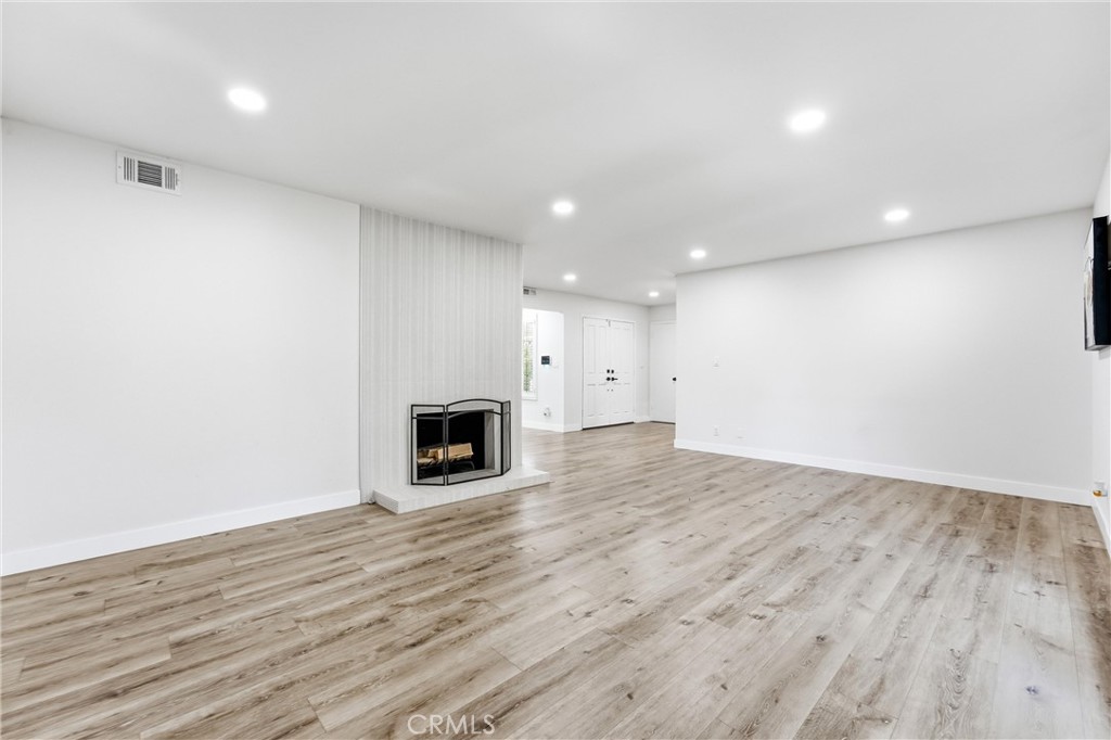 1467 N Kathleen