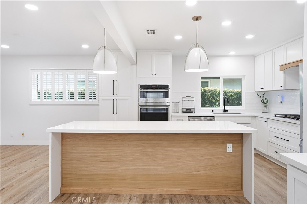 1467 N Kathleen