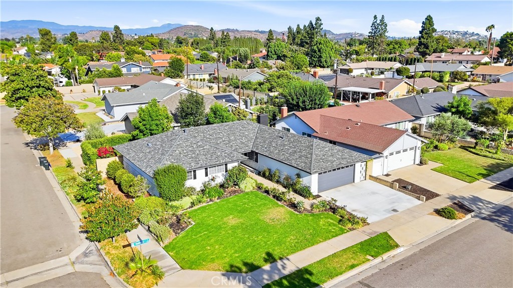 1467 N Kathleen