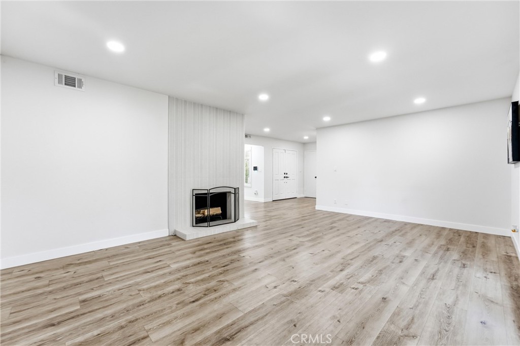 1467 N Kathleen