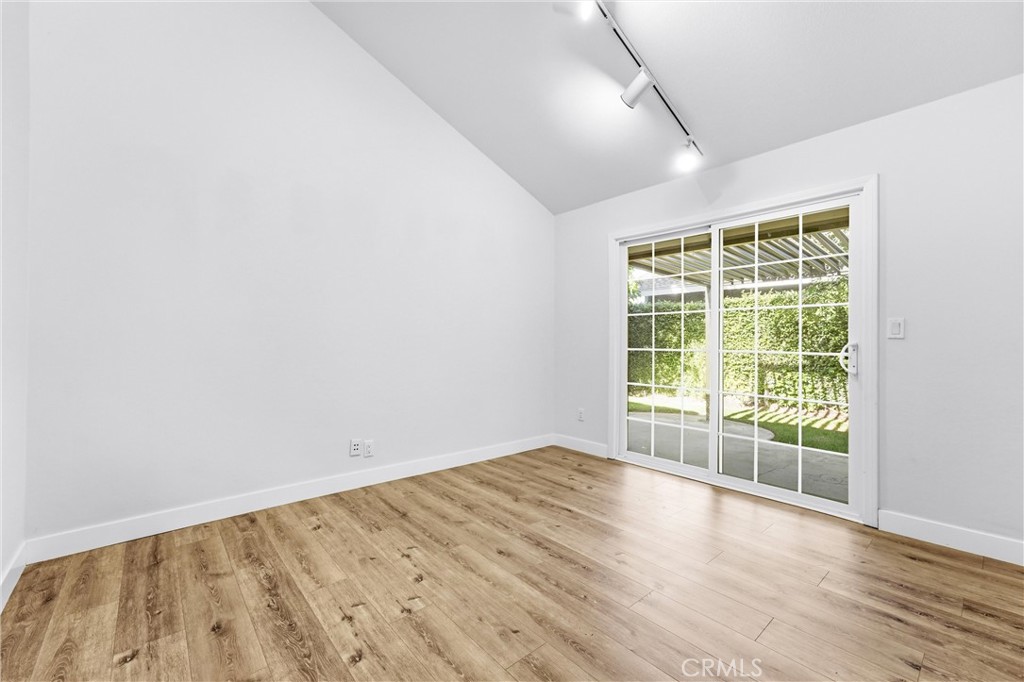 1467 N Kathleen