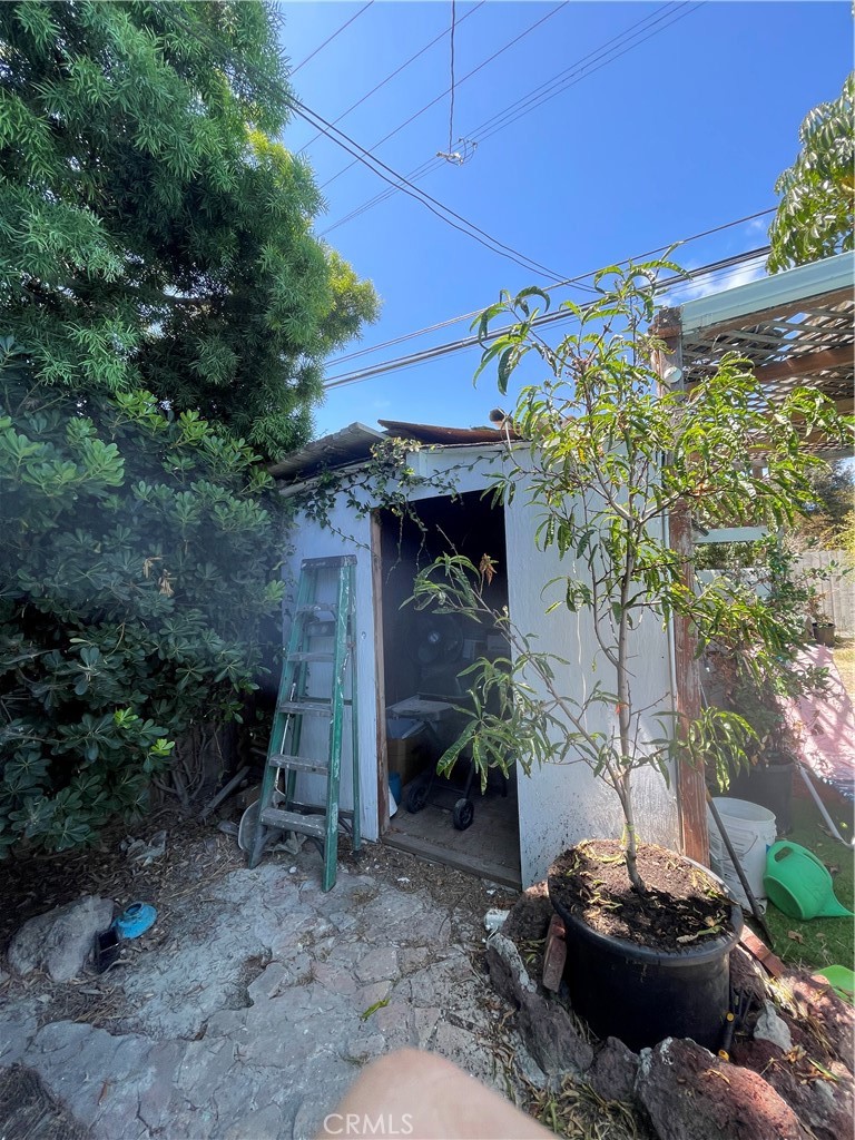 12117 Alberta Dr