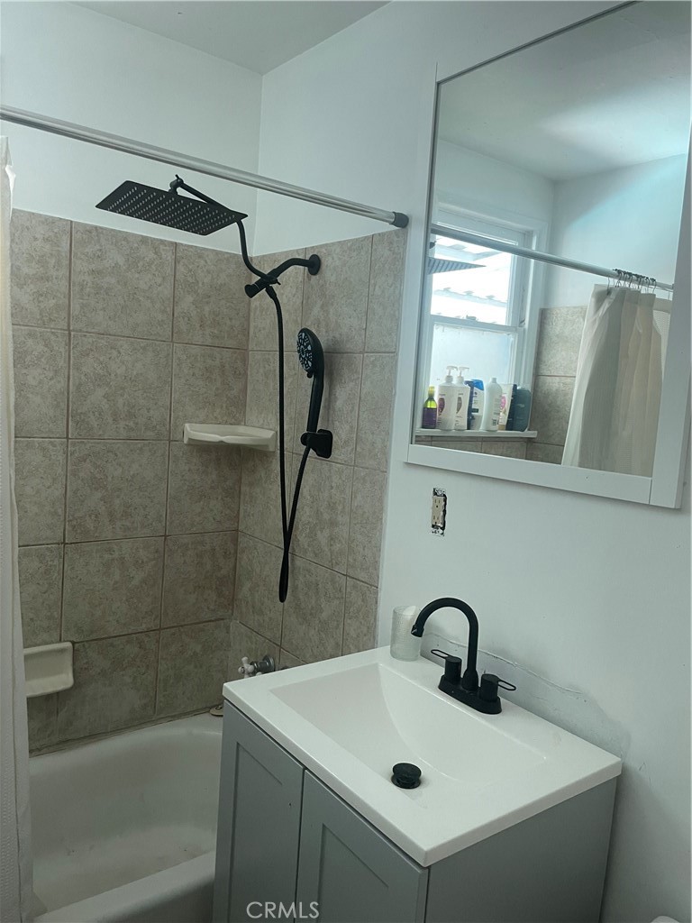 12117 Alberta Dr