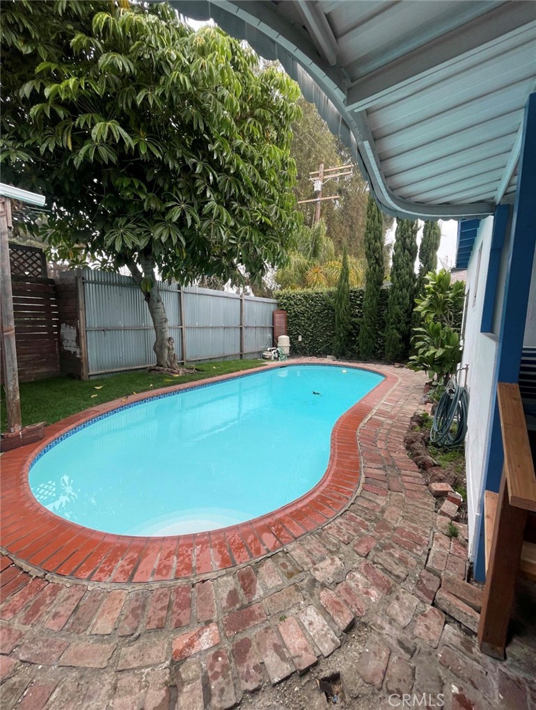 12117 Alberta Dr