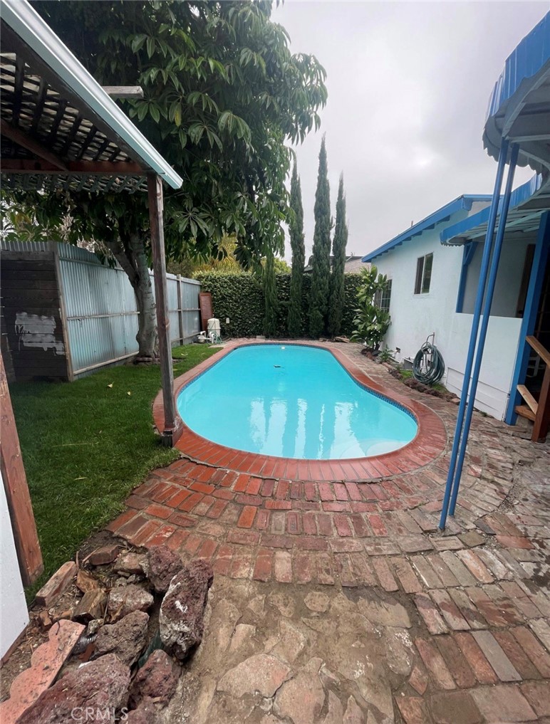 12117 Alberta Dr