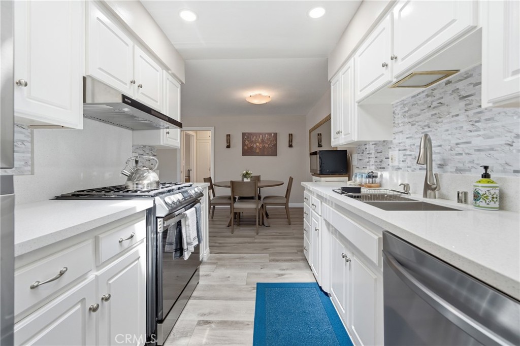 11138 Aqua Vista 29