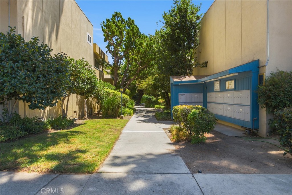 11138 Aqua Vista 29