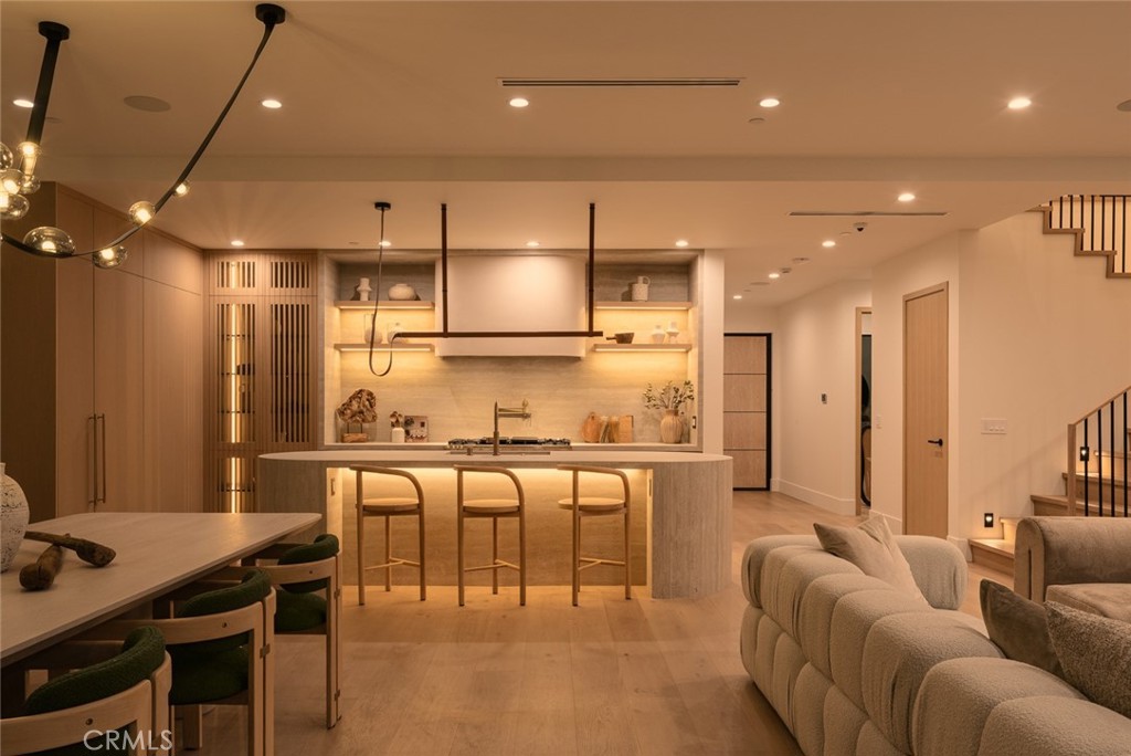 13231 Warren
