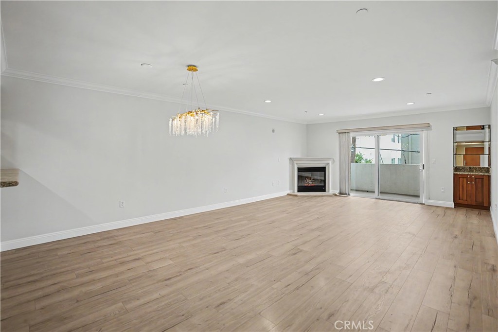 1878 Greenfield Avenue 204
