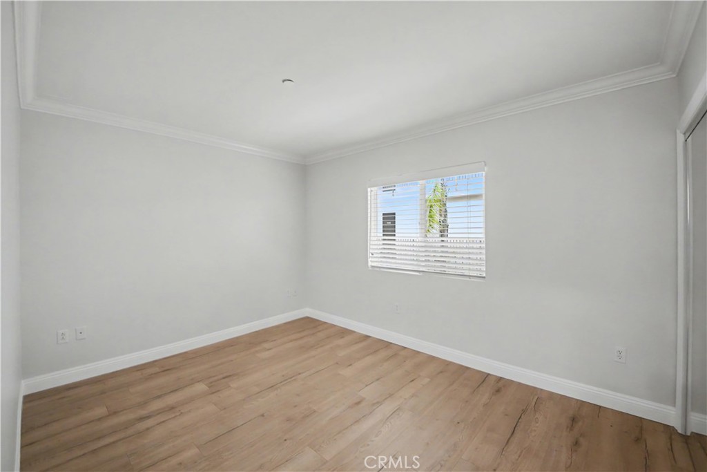 1878 Greenfield Avenue 204