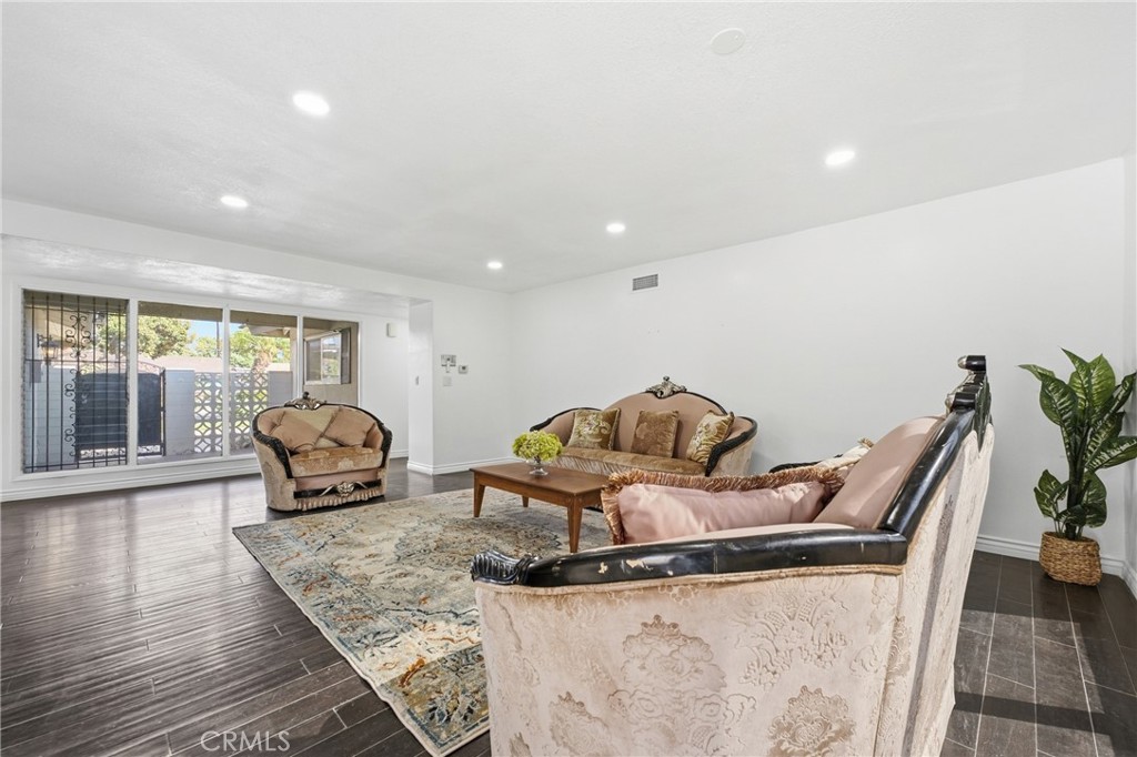1688 N Shaffer