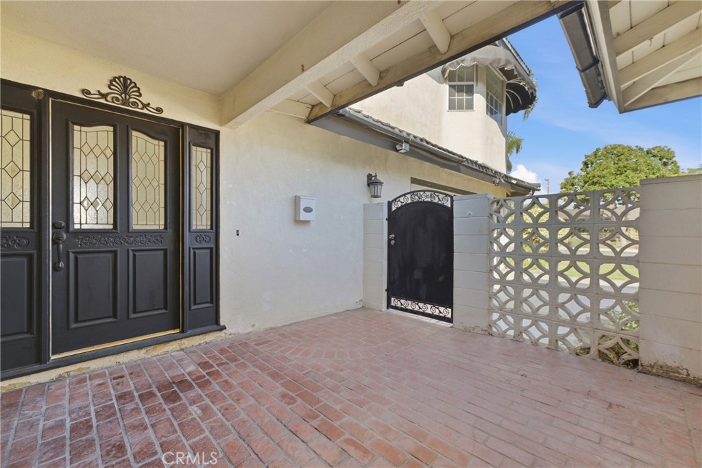 1688 N Shaffer