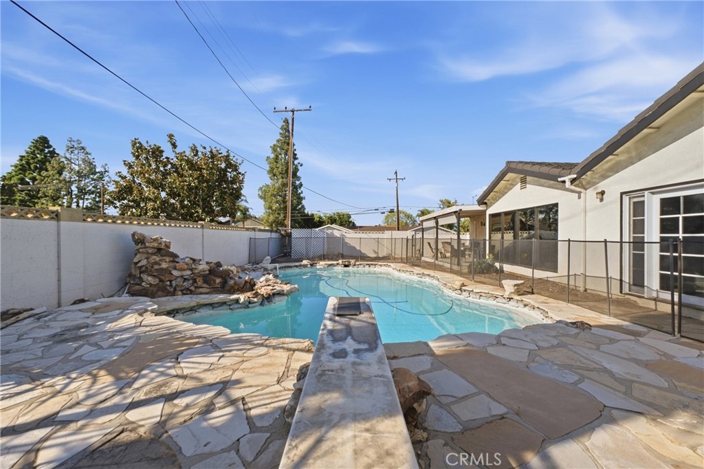 1688 N Shaffer