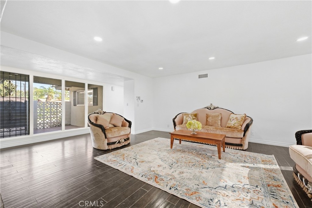 1688 N Shaffer