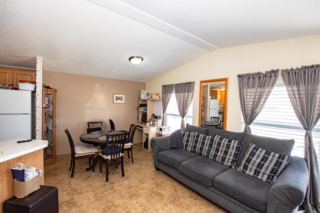 1023 Outer Rd 25