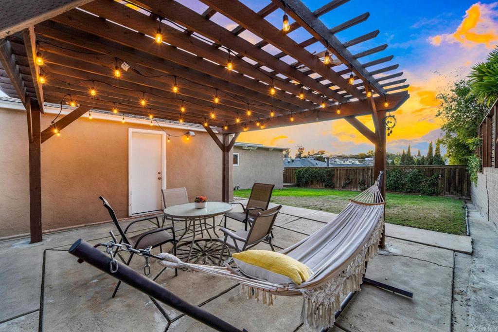 7242 Stanford Avenue