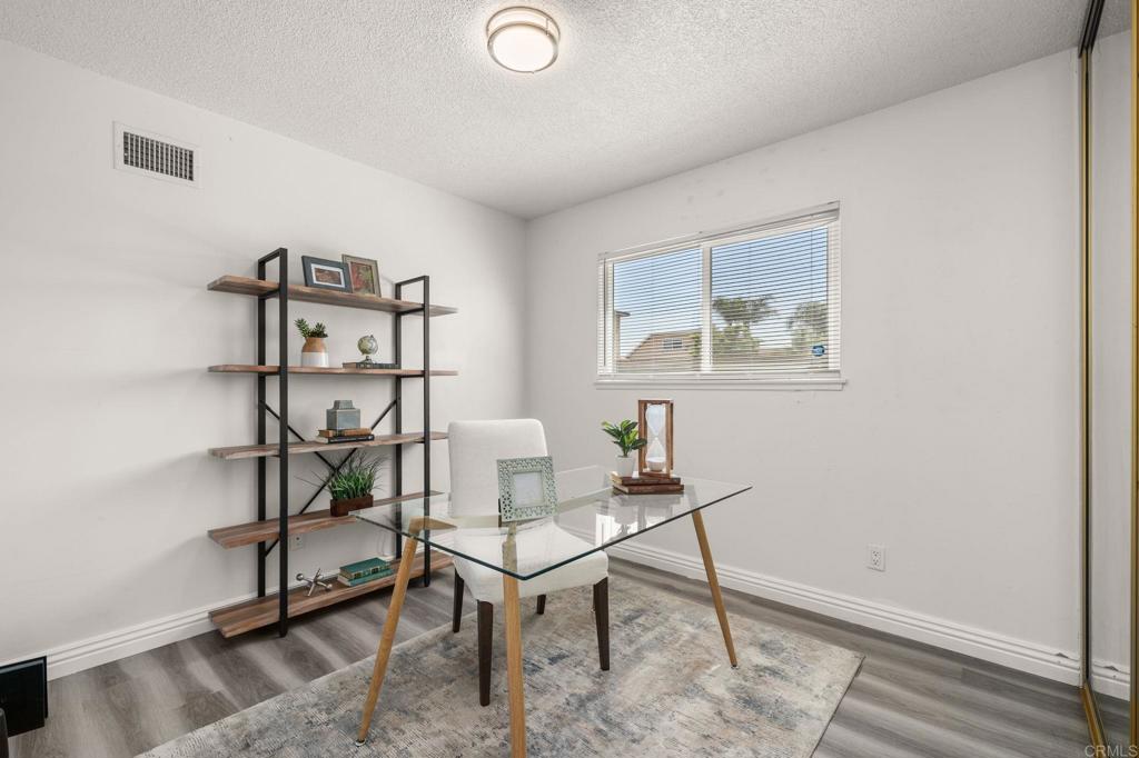 1752 N Corona Avenue