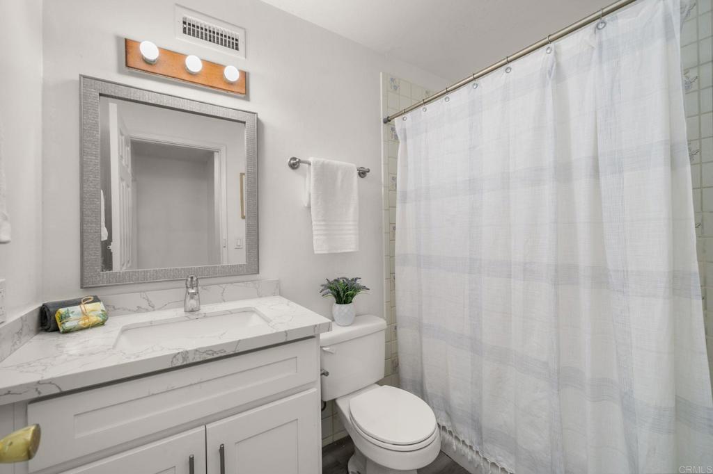 1752 N Corona Avenue