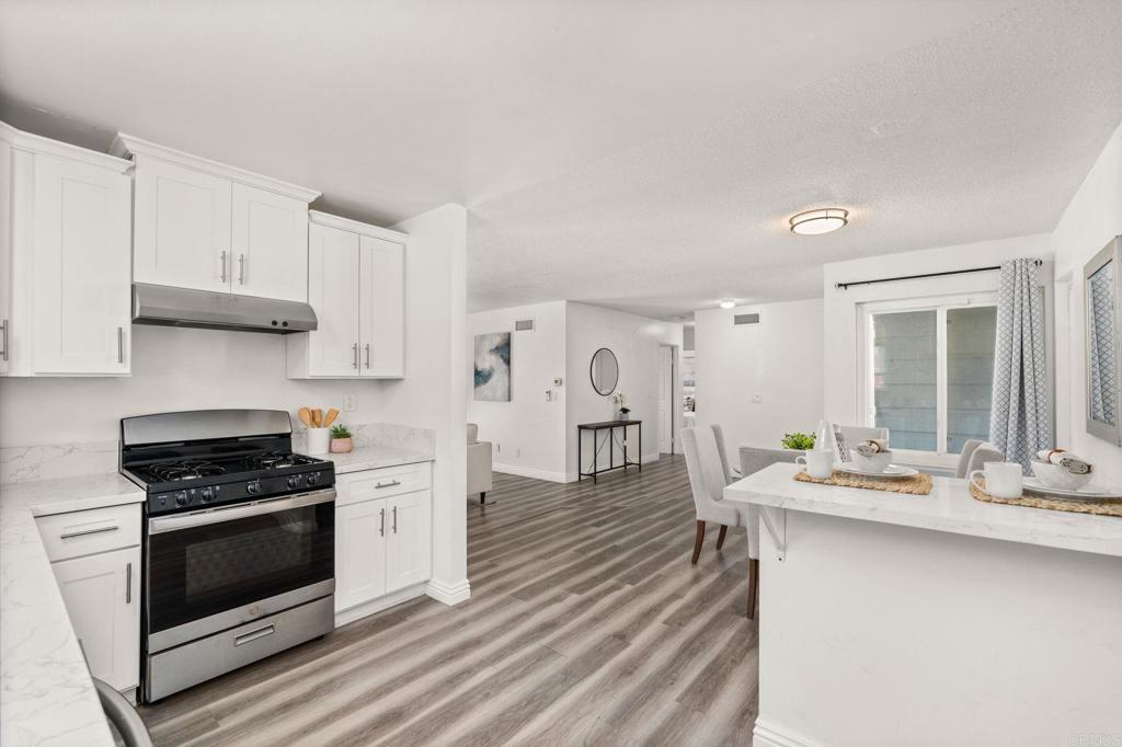 1752 N Corona Avenue