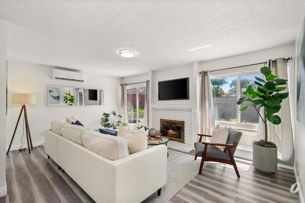 1752 N Corona Avenue