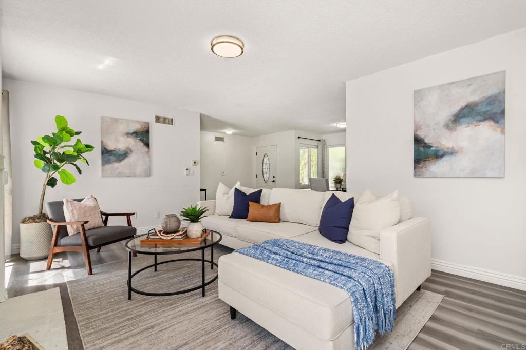 1752 N Corona Avenue