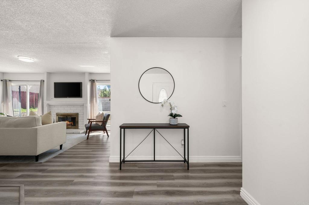 1752 N Corona Avenue