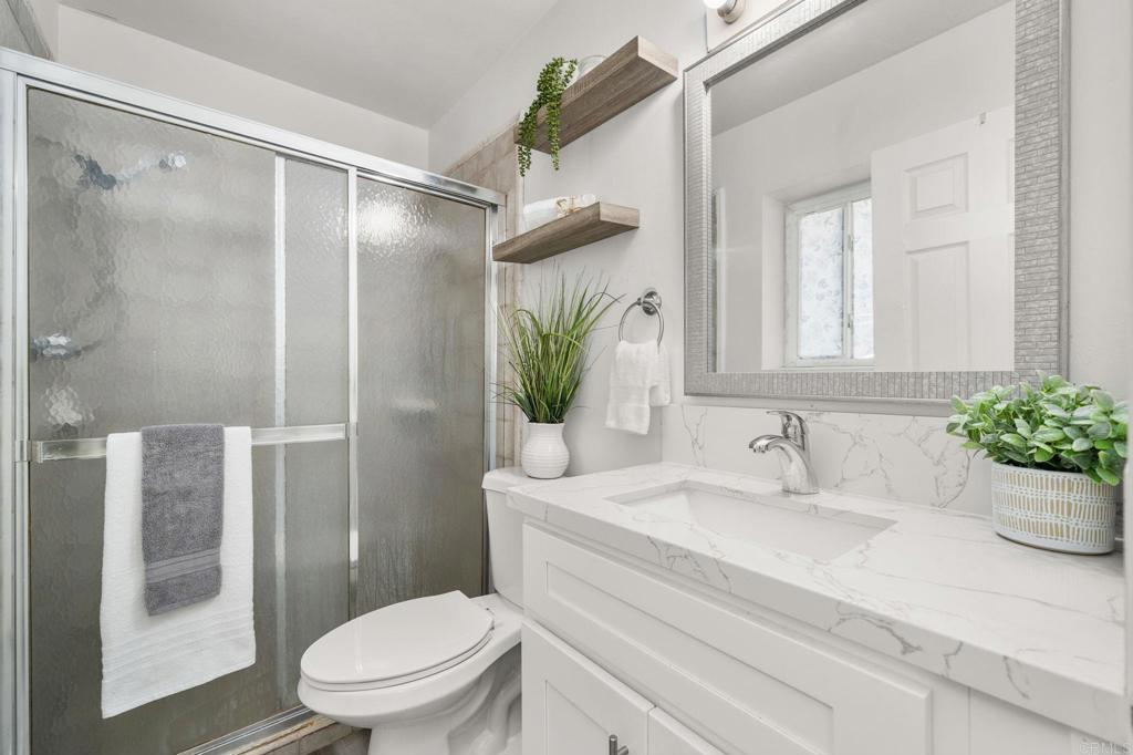 1752 N Corona Avenue