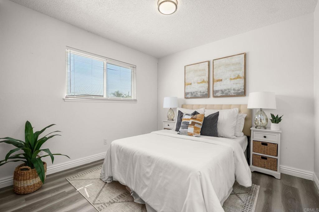 1752 N Corona Avenue