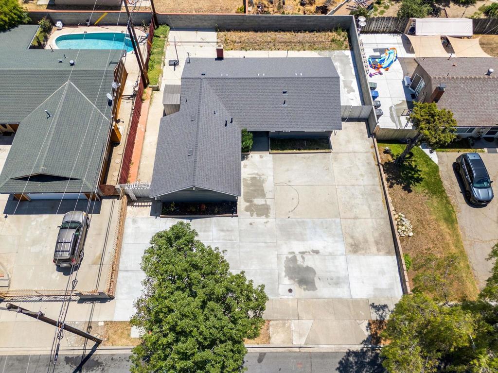 1752 N Corona Avenue