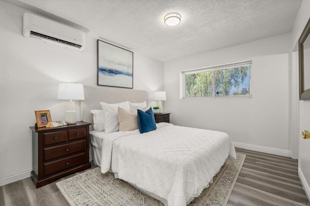 1752 N Corona Avenue