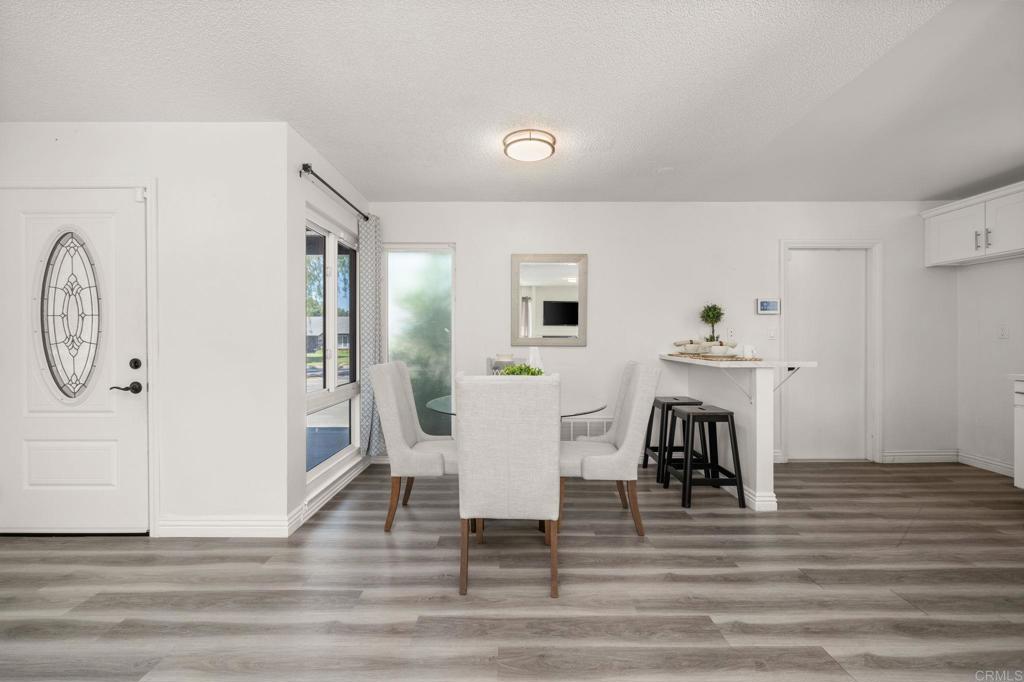 1752 N Corona Avenue