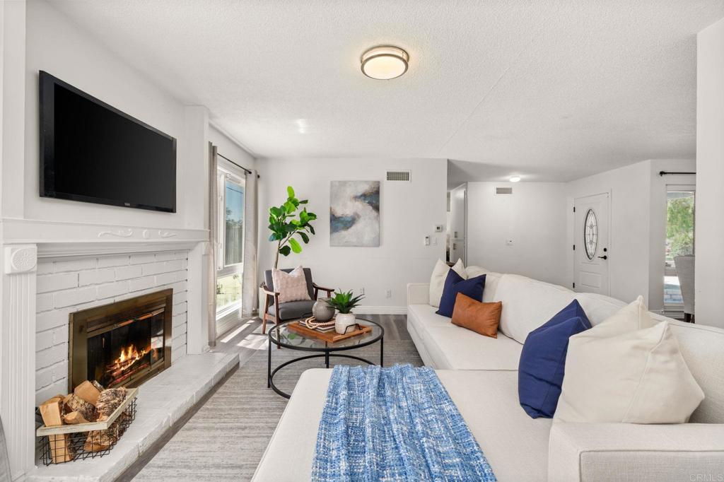 1752 N Corona Avenue