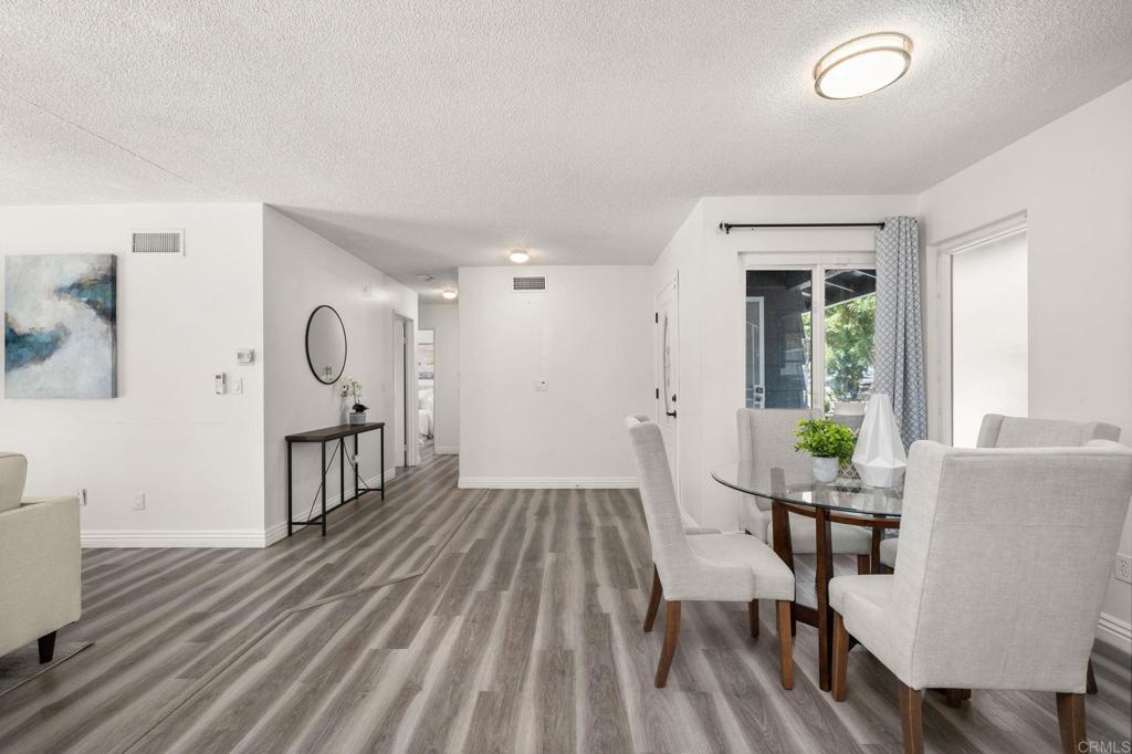 1752 N Corona Avenue