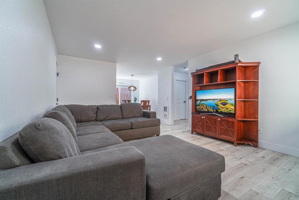 1607 Pentecost Way 2