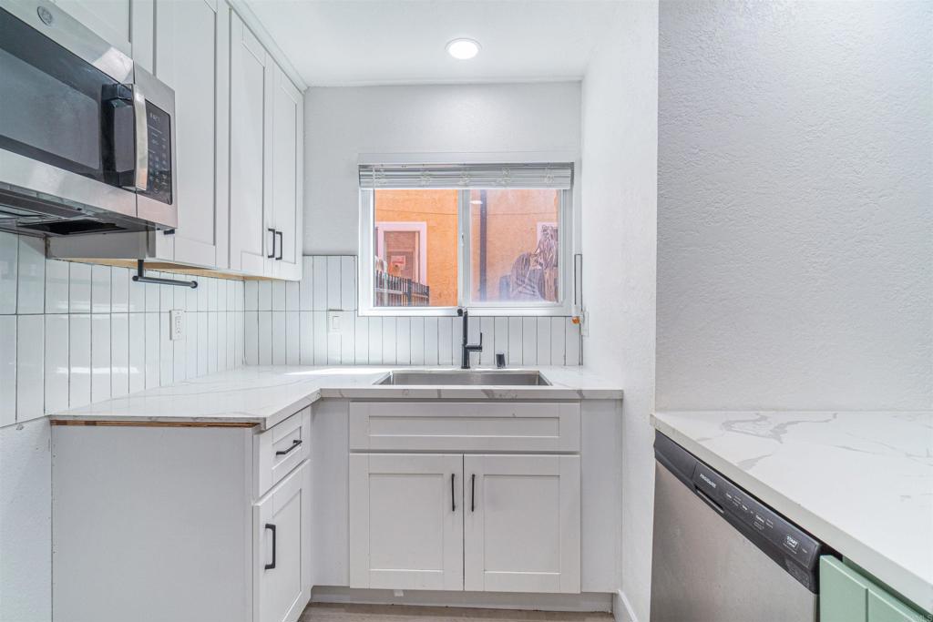 1607 Pentecost Way 2