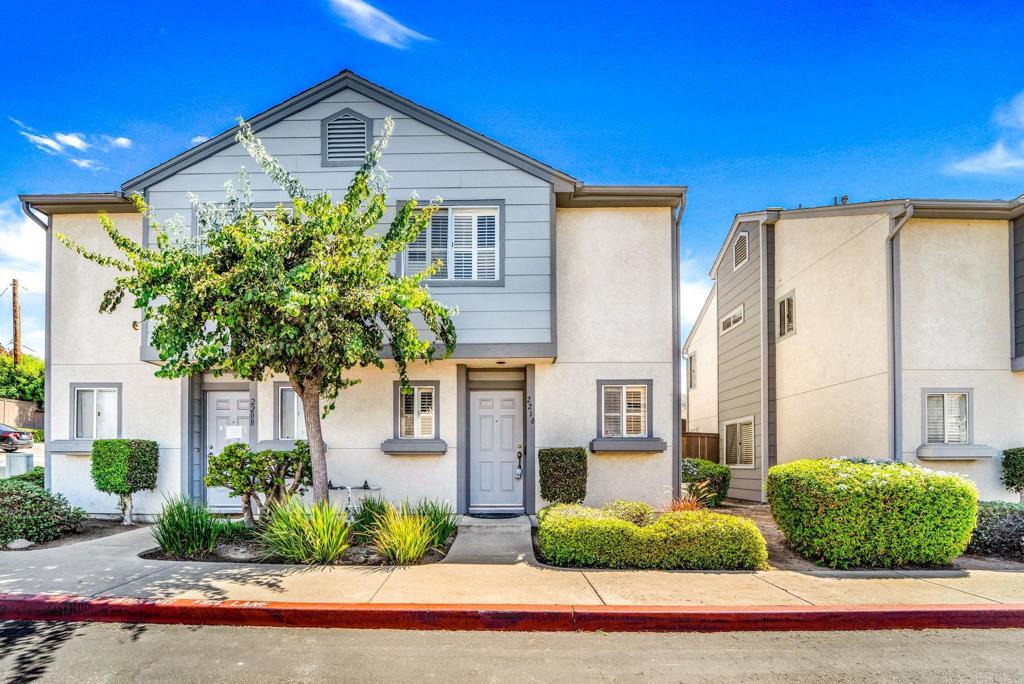 2216 Kings view Circle