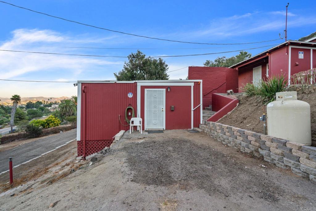 8760 Golden Ridge Road