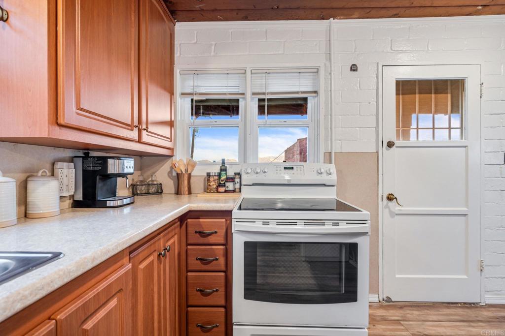 8760 Golden Ridge Road