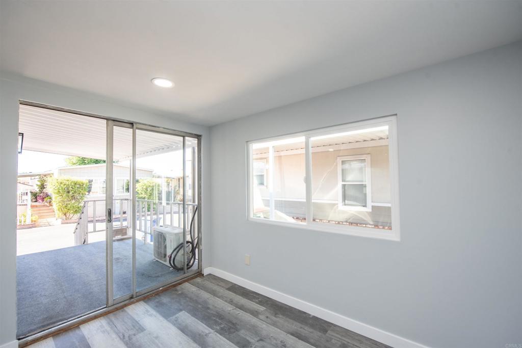 255 E Bradley Ave 11