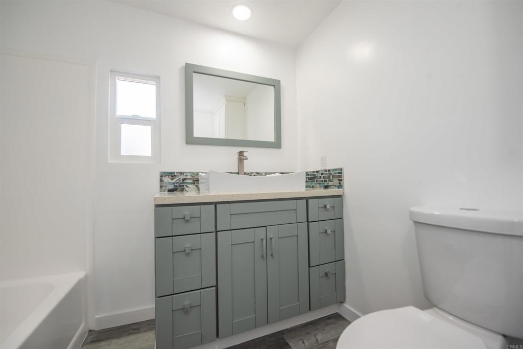 255 E Bradley Ave 11