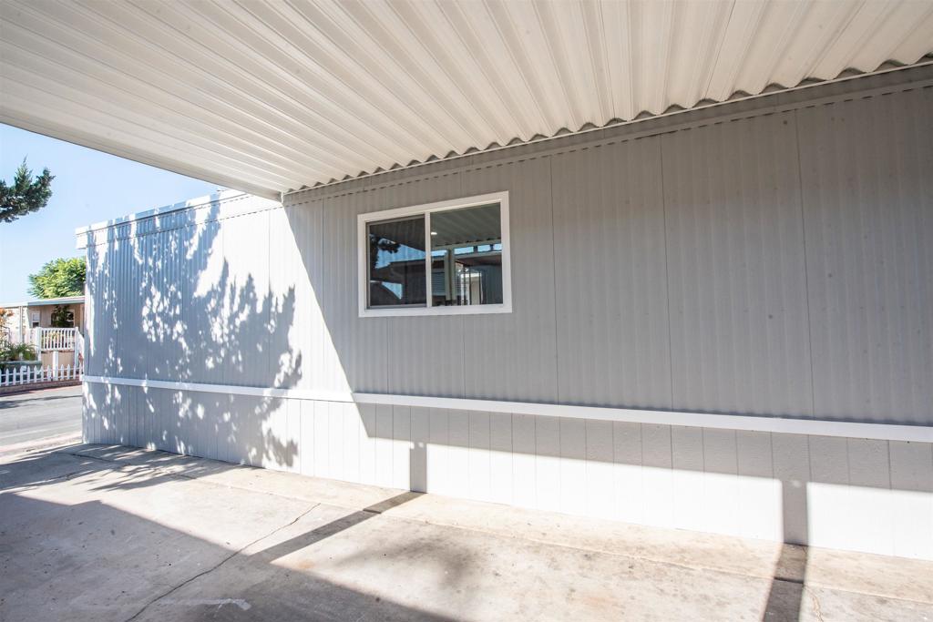 255 E Bradley Ave 11