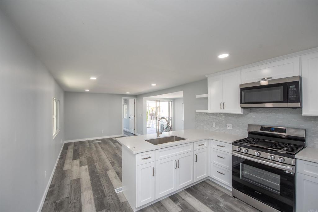 255 E Bradley Ave 11