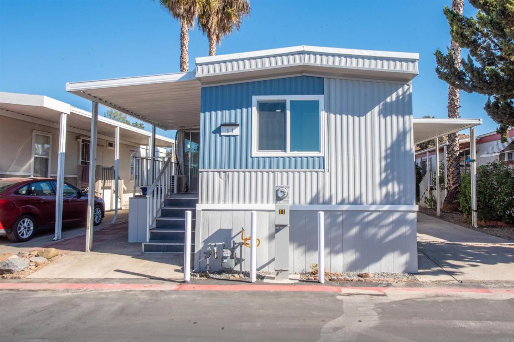 255 E Bradley Ave 11