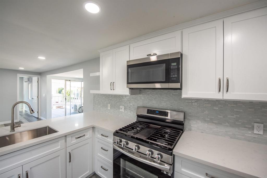 255 E Bradley Ave 11