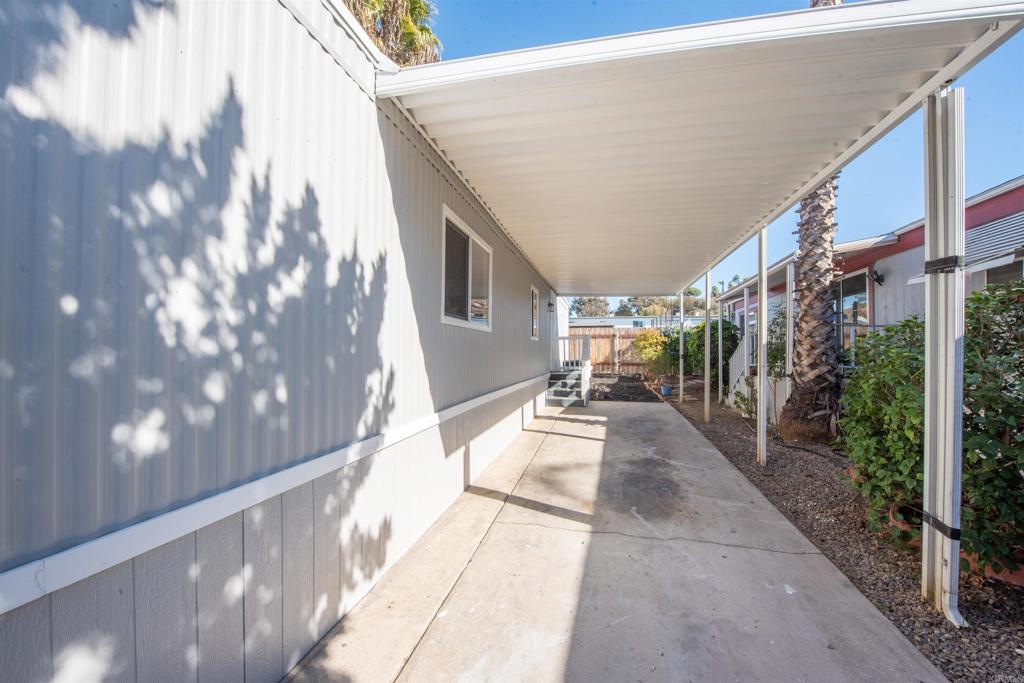 255 E Bradley Ave 11