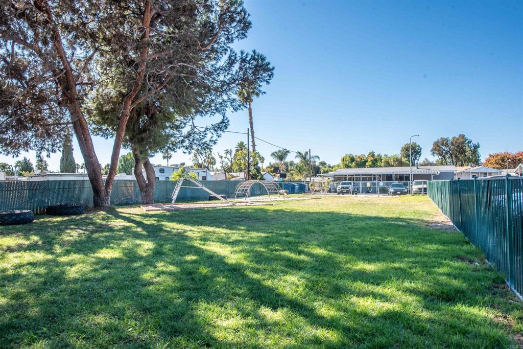 255 E Bradley Ave 11