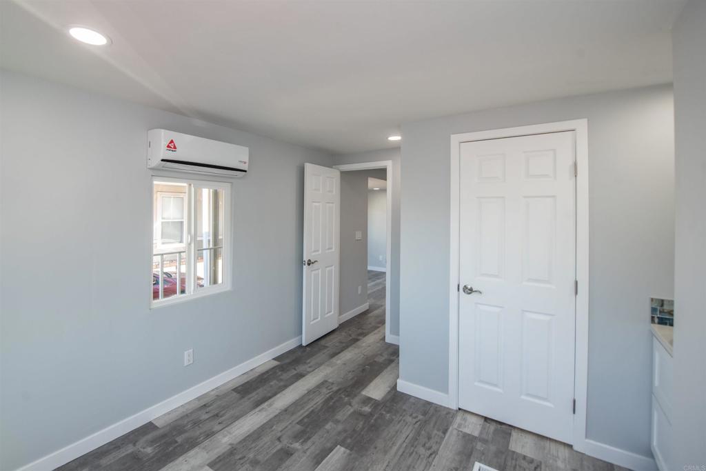 255 E Bradley Ave 11