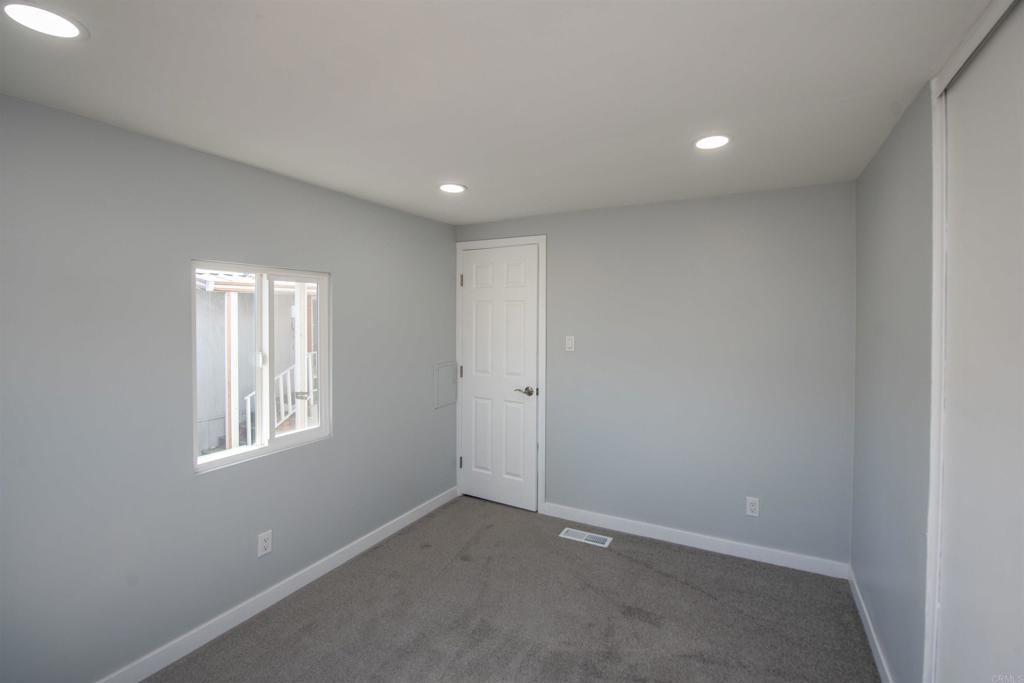 255 E Bradley Ave 11