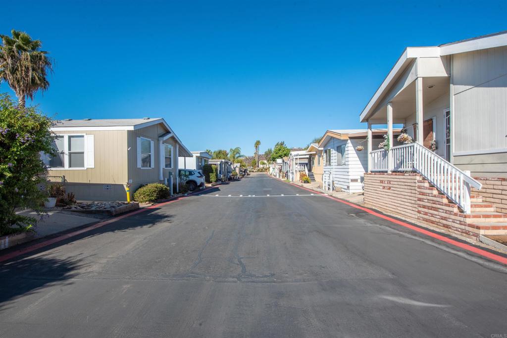 255 E Bradley Ave 11